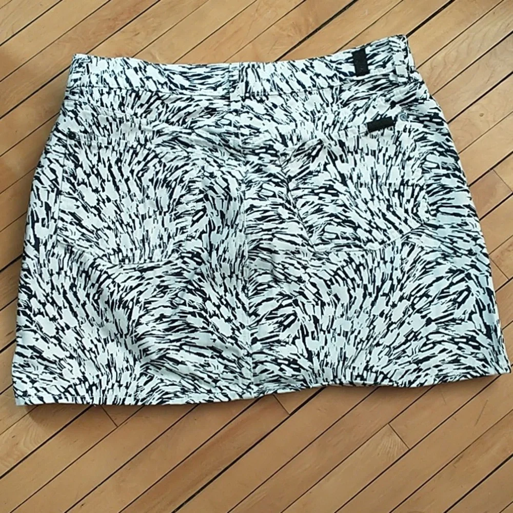 7 For All Mankind  White & Black Denim Brushstroke Print Skirt, Size 32 - Picture 4 of 5